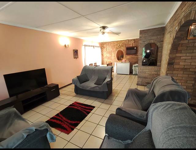 4 BEDROOM FREEHOLD FOR SALE IN FARNINGHAM RIDGE